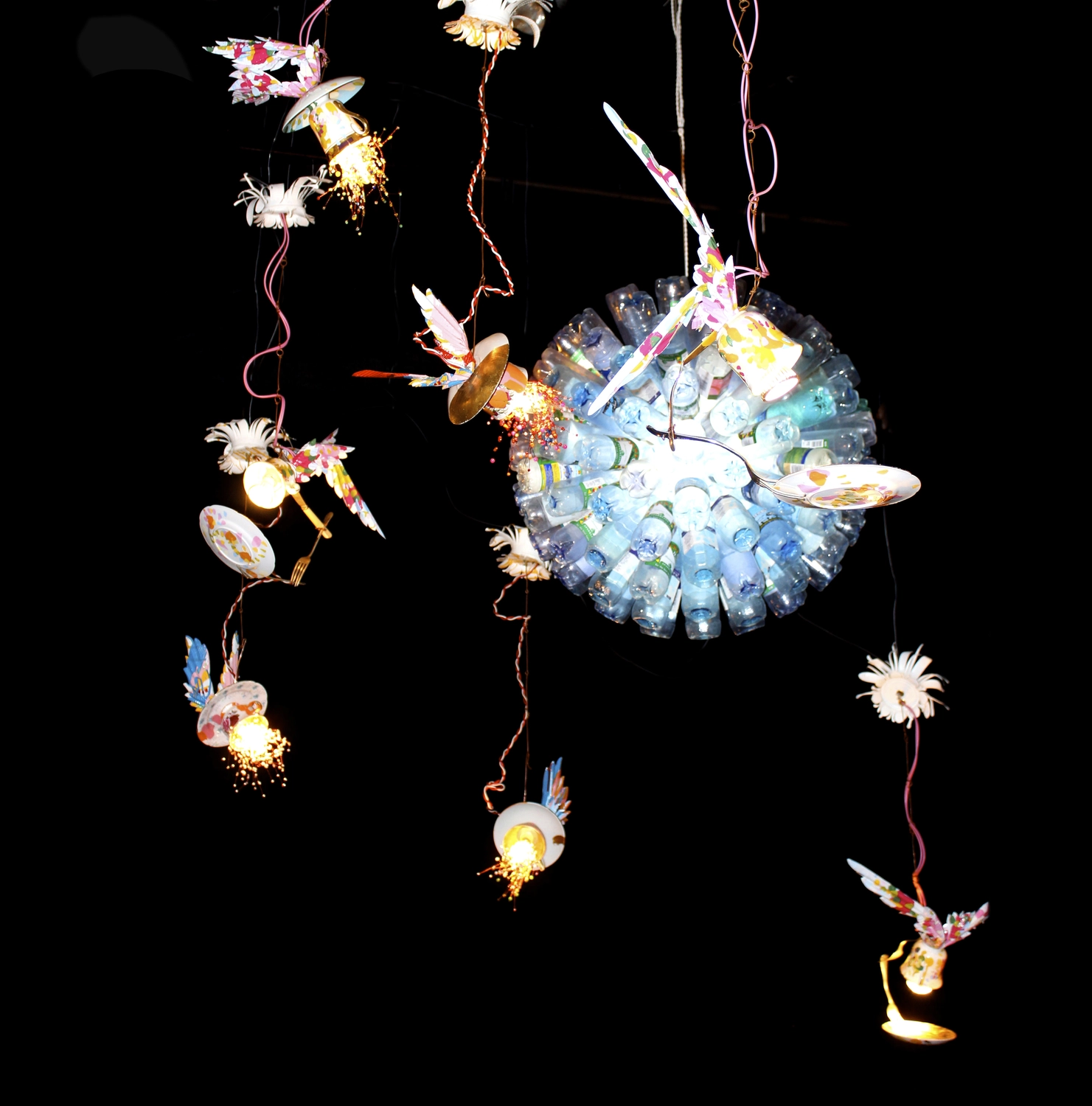 Atelier W - Kunst & Grafikdesign - Leuchtende kugelförmige Kunstwerke, Kronleuchter