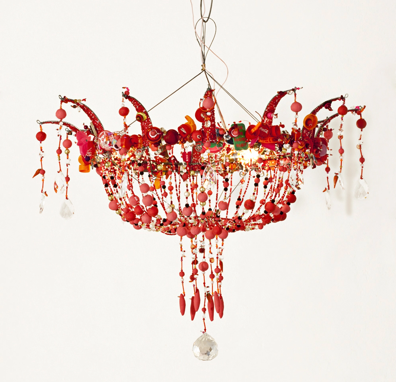 Atelier W - Kunst & Grafikdesign - MOLLIE RED CHANDELIER