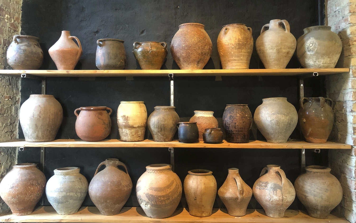 Atelier W - Kunst & Grafikdesign - Historische Tongefässe (Tinajas) aus Spanien